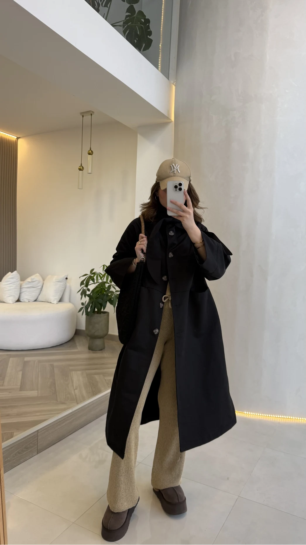 Fularlı Yırtmaç Detay Trençkot - Siyah - Kod: 600