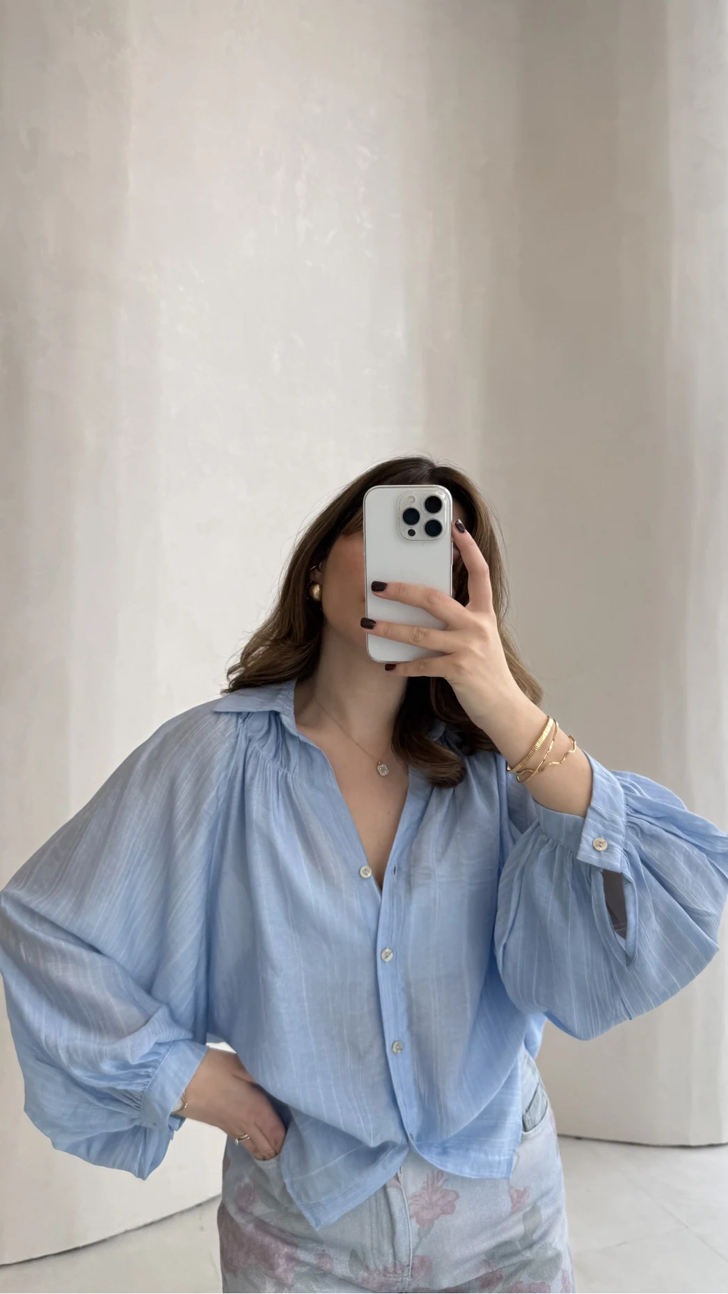 Sweden Yakası Gipeli Balon Kol V Yaka Çizgili Gömlek - Mavi - Kod: 580768