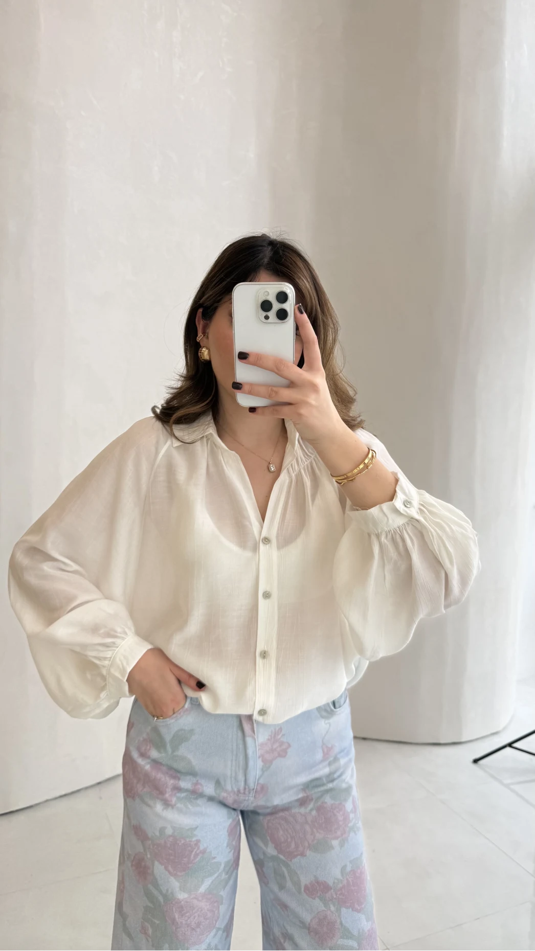 Sweden Yakası Gipeli Balon Kol V Yaka Çizgili Gömlek - Beyaz - Kod: 580768