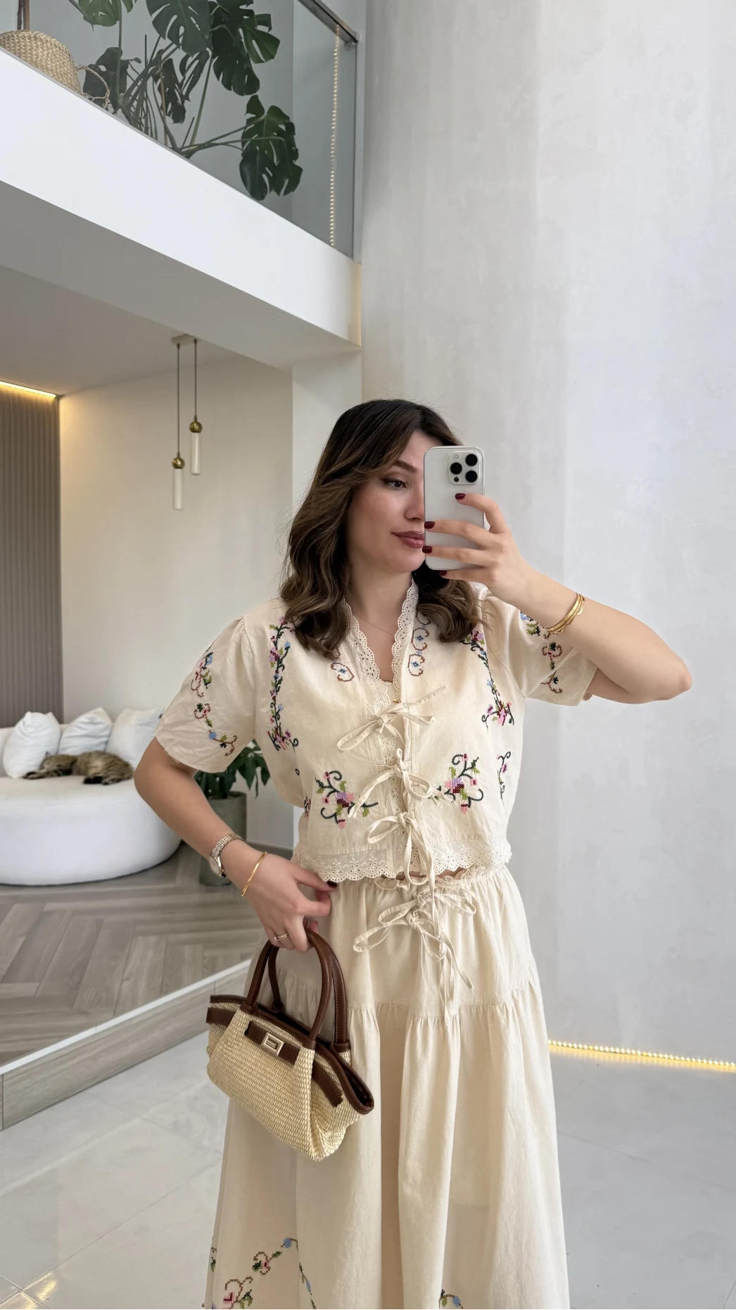 Renkli Nakış Kumaş Bluz Etek Takım - Bej