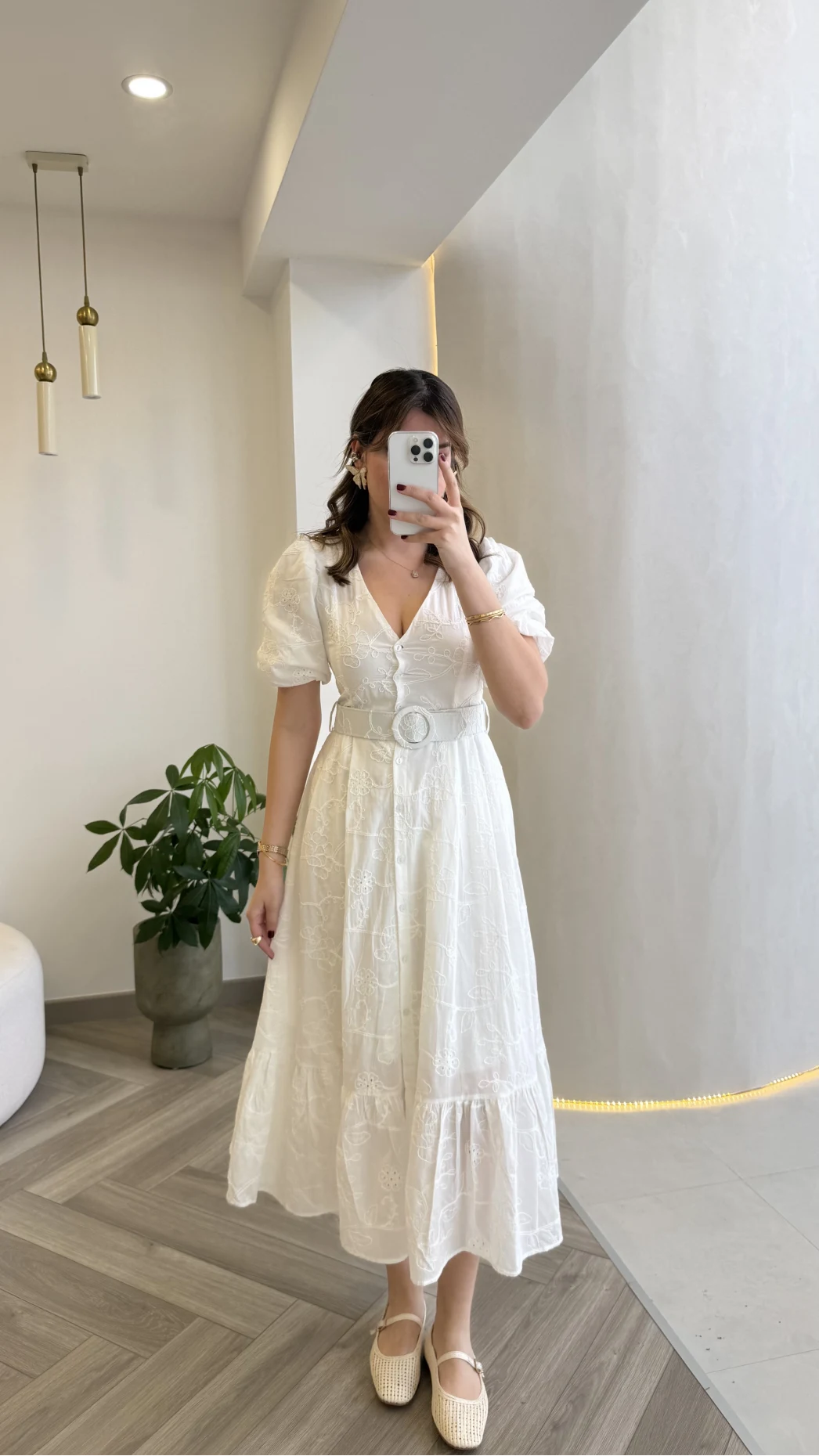 V Yaka Balon Kol Çiçek Nakışlı Kemerli Pamuk Elbise - Beyaz - Kod: 3076