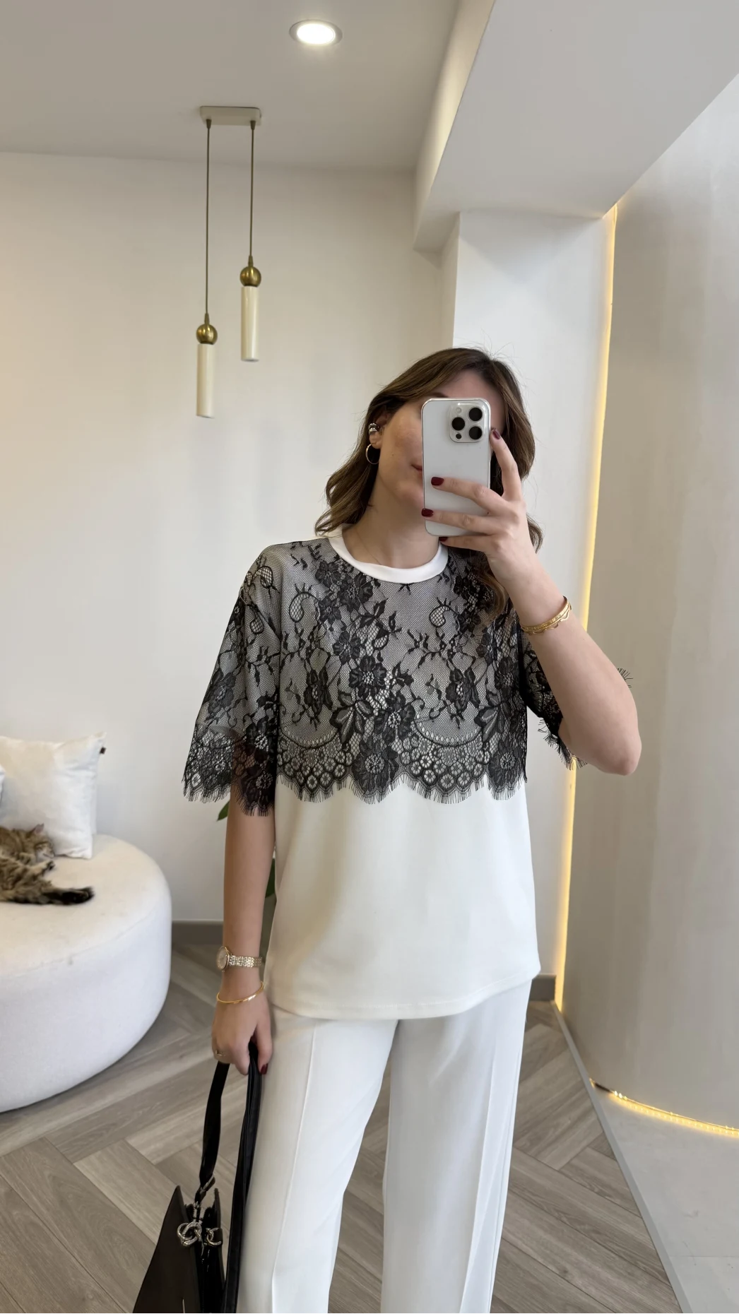 Siyah Dantelli Ekru T-shirt - Kod: 1092