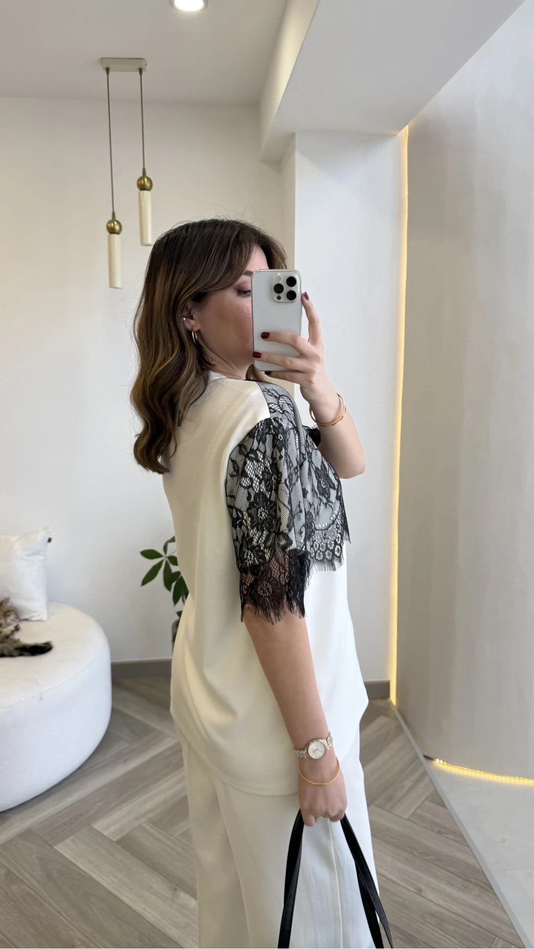 Siyah Dantelli Ekru T-shirt - Kod: 1092