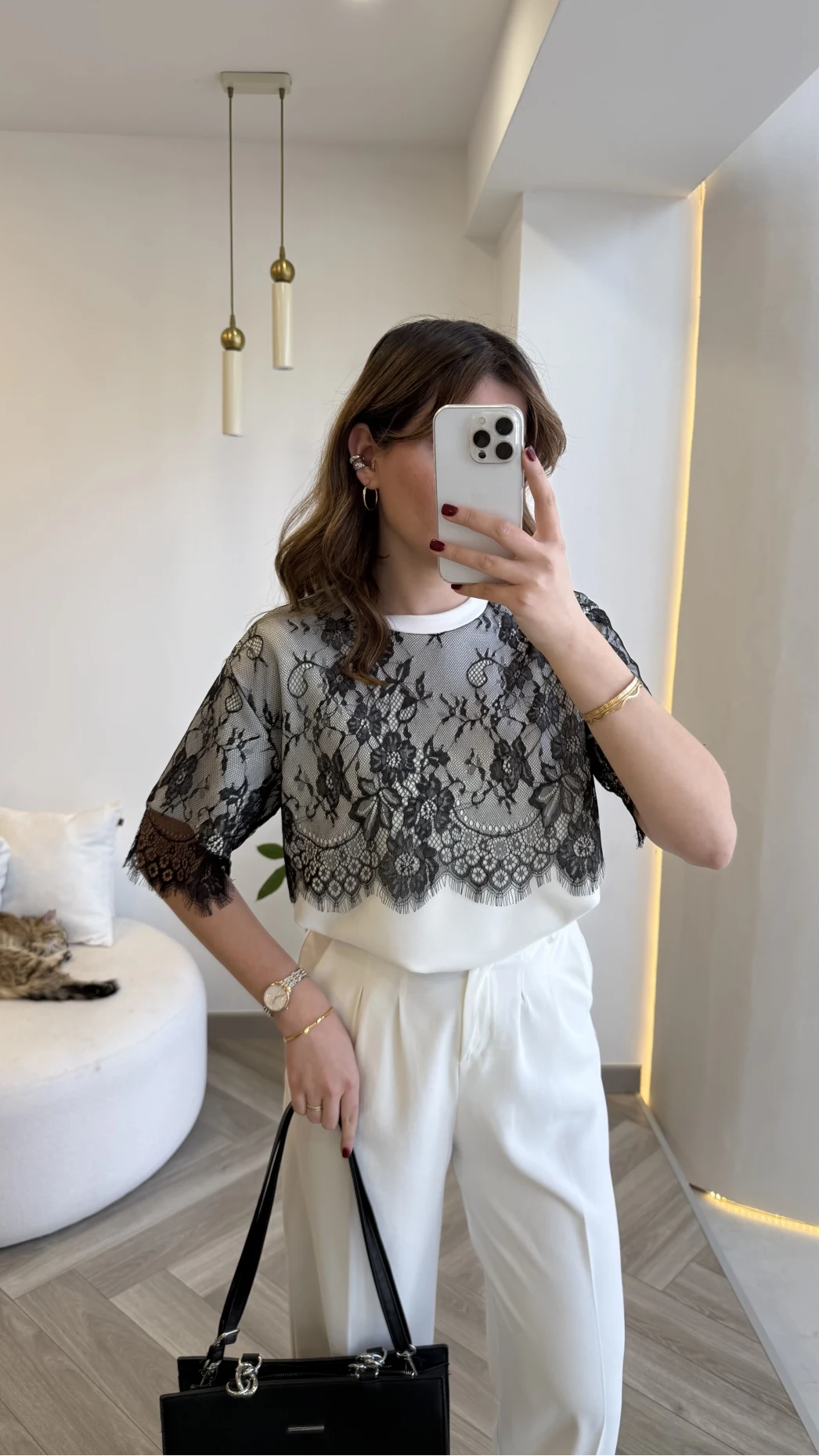 Siyah Dantelli Ekru T-shirt - Kod: 1092