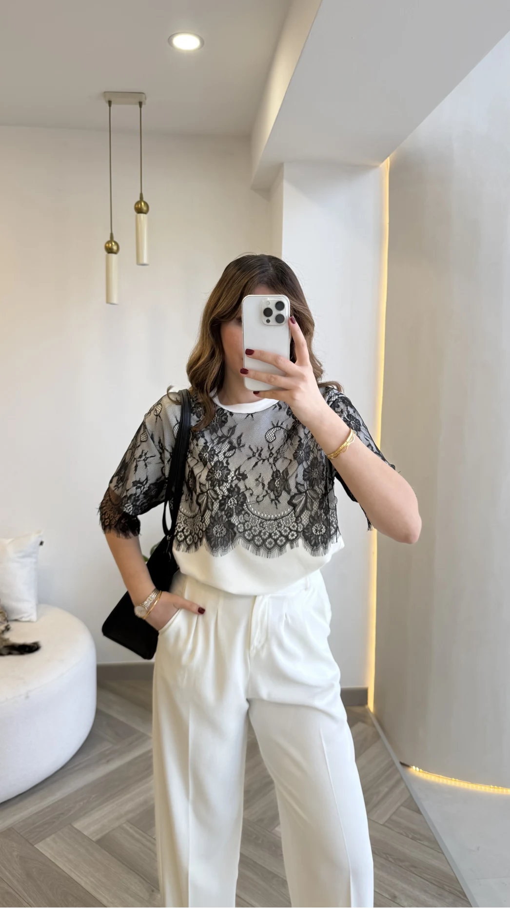 Siyah Dantelli Ekru T-shirt - Kod: 1092