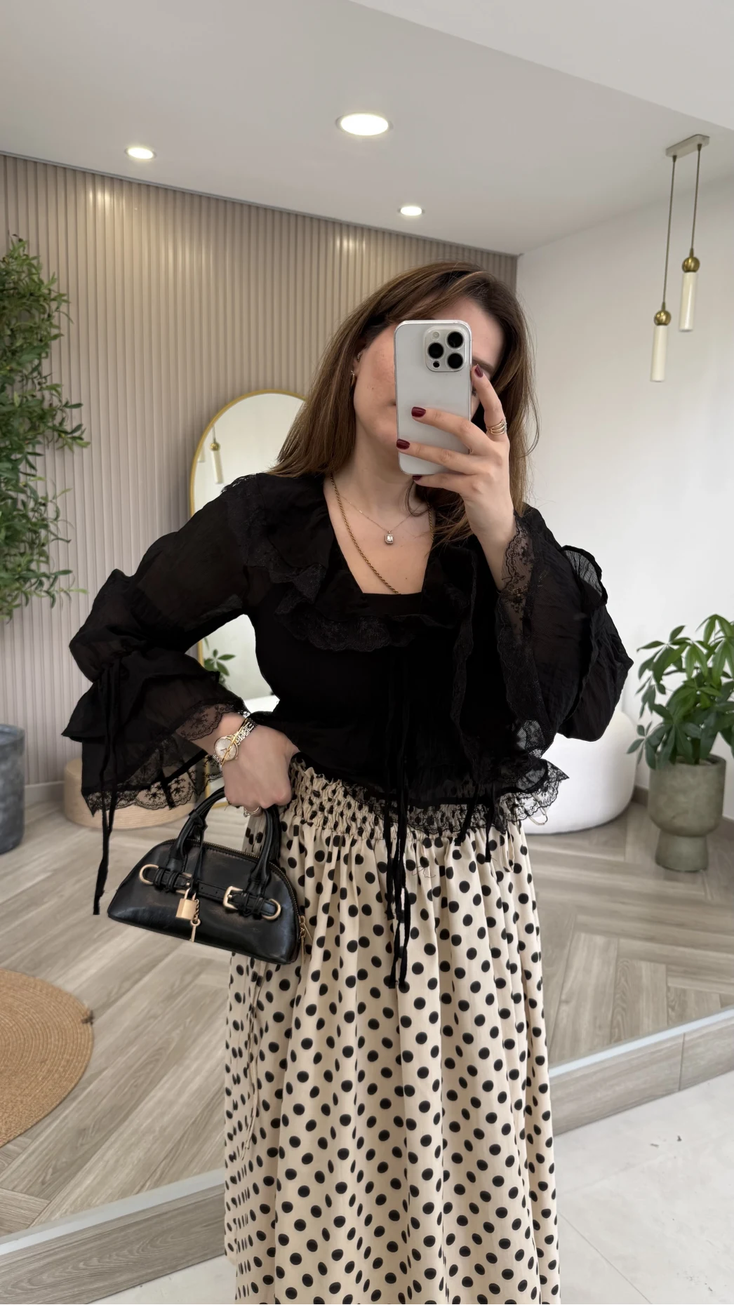 Sebastian Dantel Detay Fırfırlı Bluz - Siyah - Kod: 1075