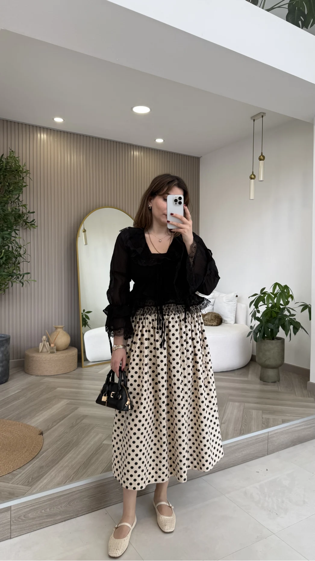 Sebastian Dantel Detay Fırfırlı Bluz - Siyah - Kod: 1075