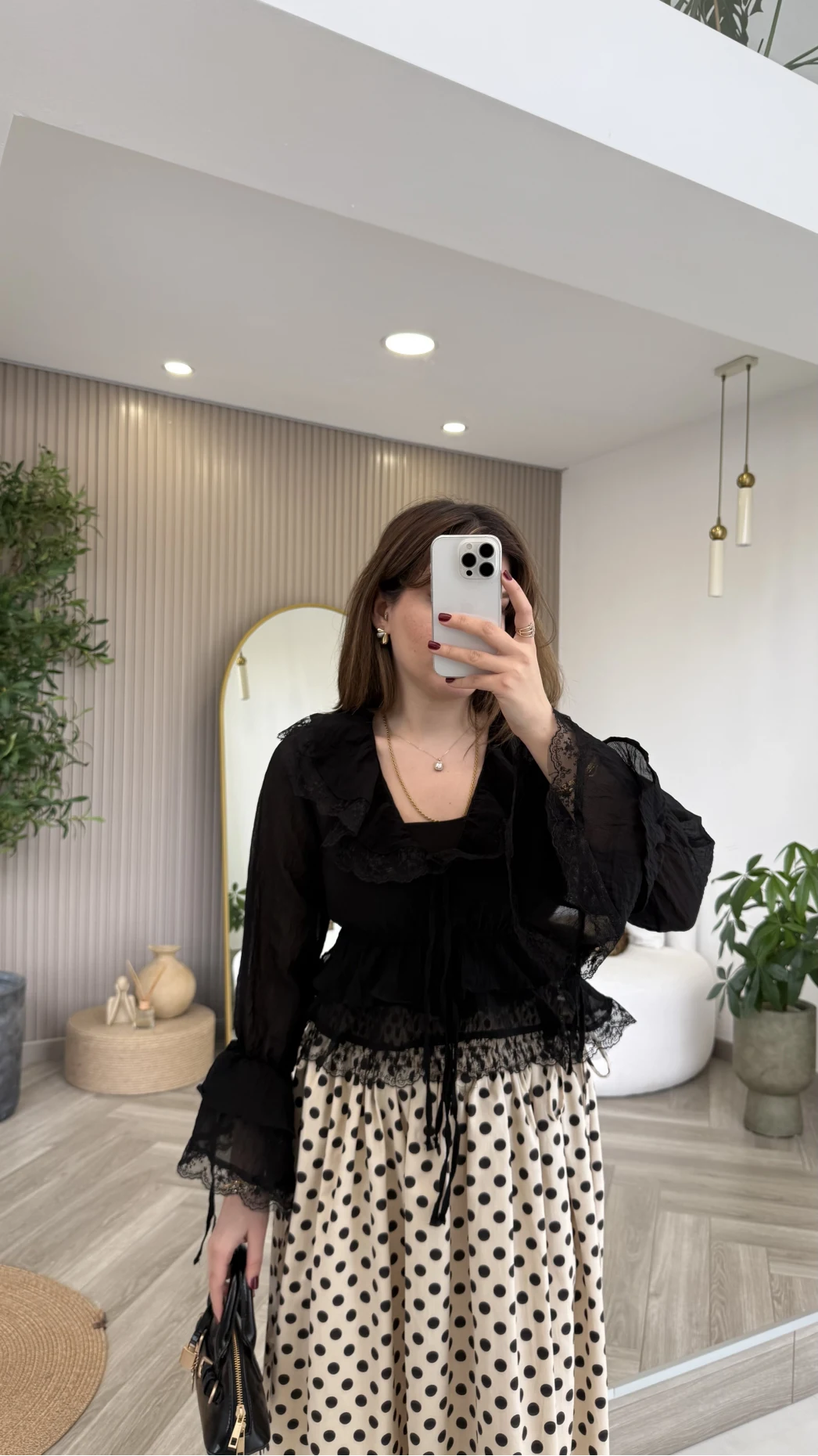 Sebastian Dantel Detay Fırfırlı Bluz - Siyah - Kod: 1075