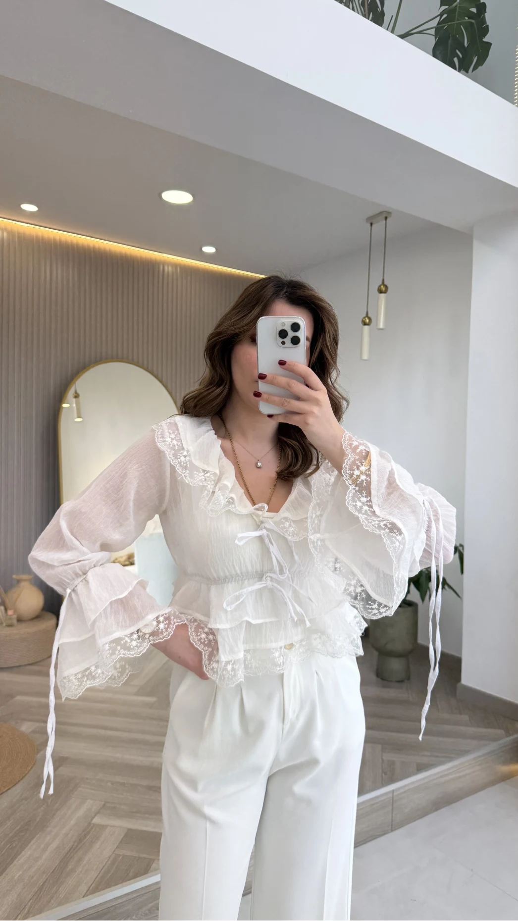 Sebastian Dantel Detay Fırfırlı Bluz - Beyaz - Kod: 1075