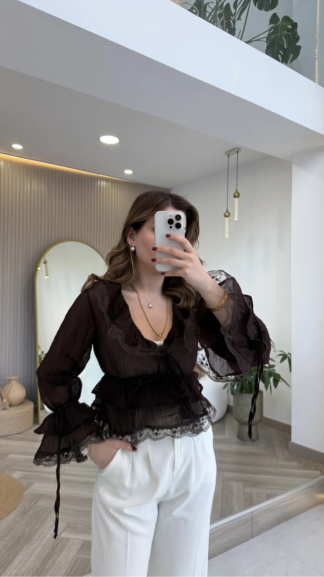 Sebastian Dantel Detay Fırfırlı Bluz - Kahverengi - Kod: 1075