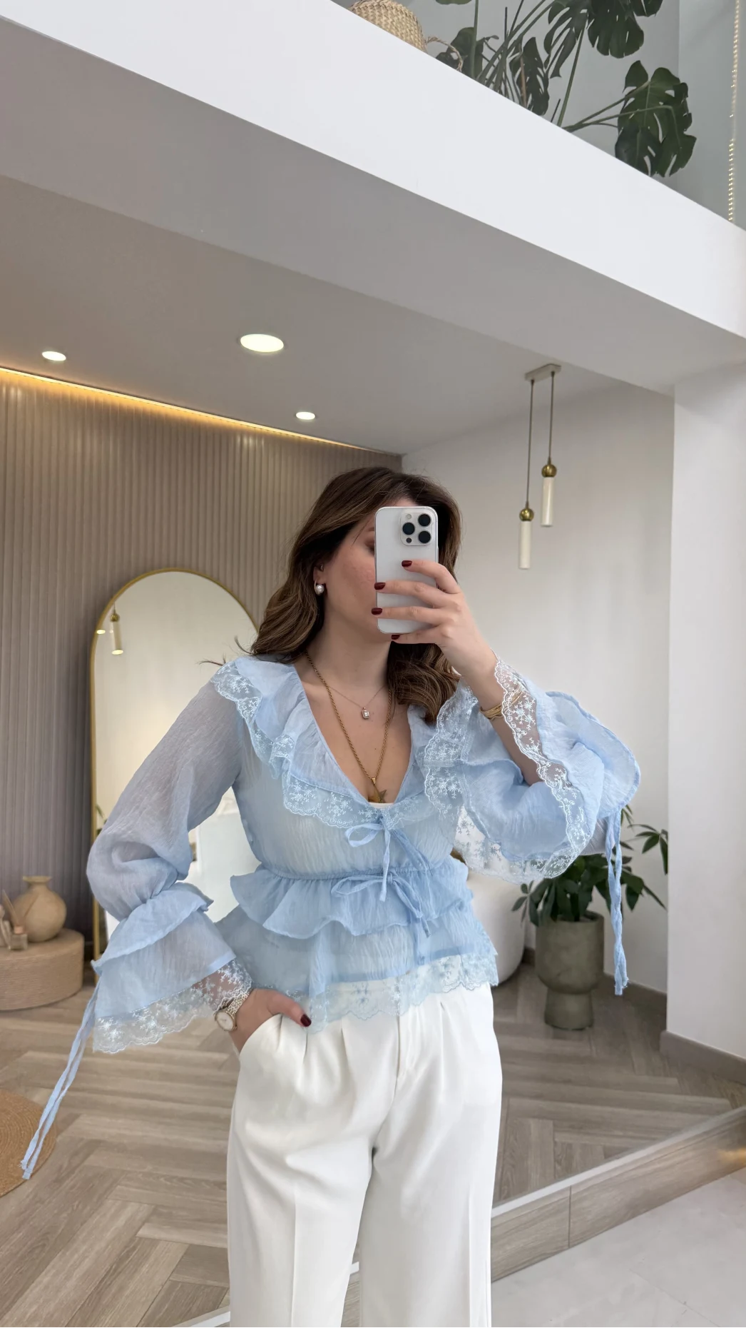 Sebastian Dantel Detay Fırfırlı Bluz - Mavi - Kod: 1075