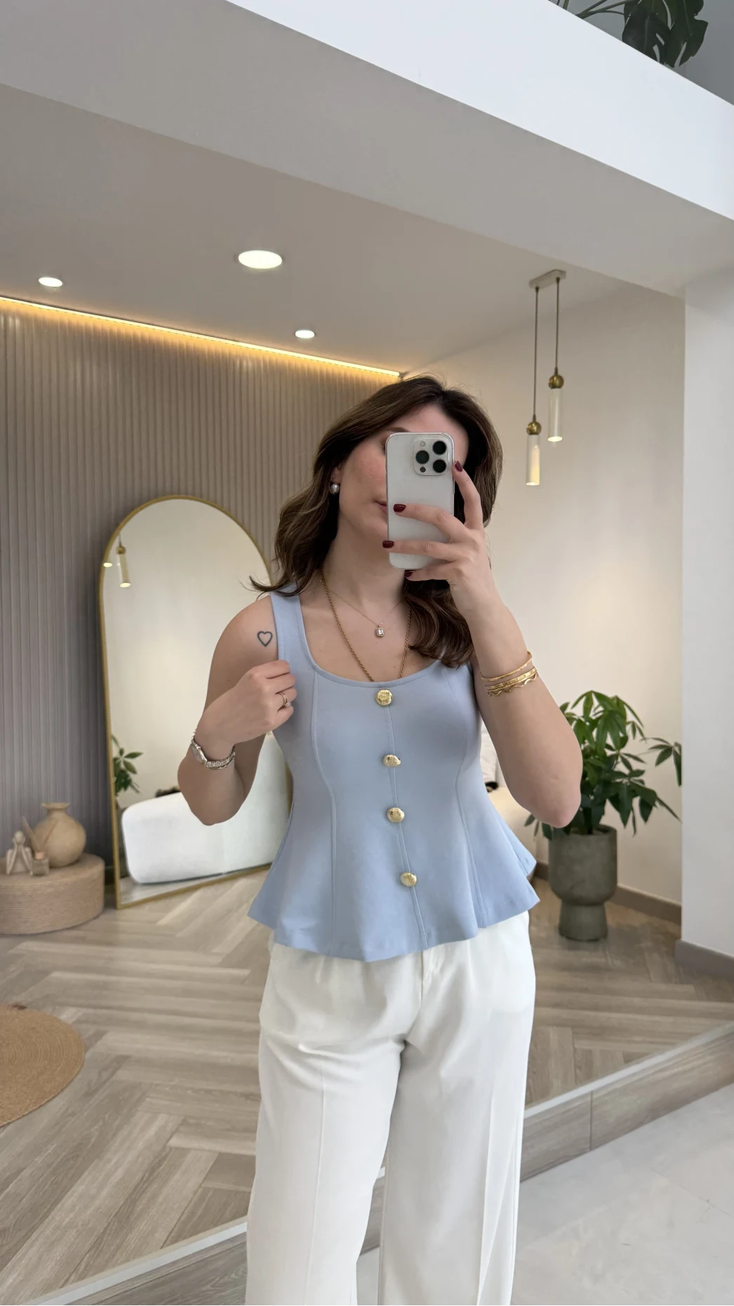 Düğmeli Bel Detaylı Sıfır Kol Bluz - Açık Mavi - Kod: 31979