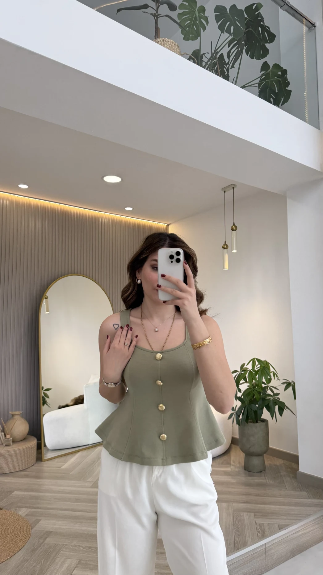 Düğmeli Bel Detaylı Sıfır Kol Bluz - Çağla - Kod: 31979