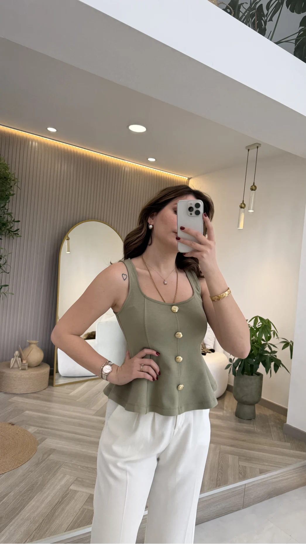 Düğmeli Bel Detaylı Sıfır Kol Bluz - Çağla - Kod: 31979