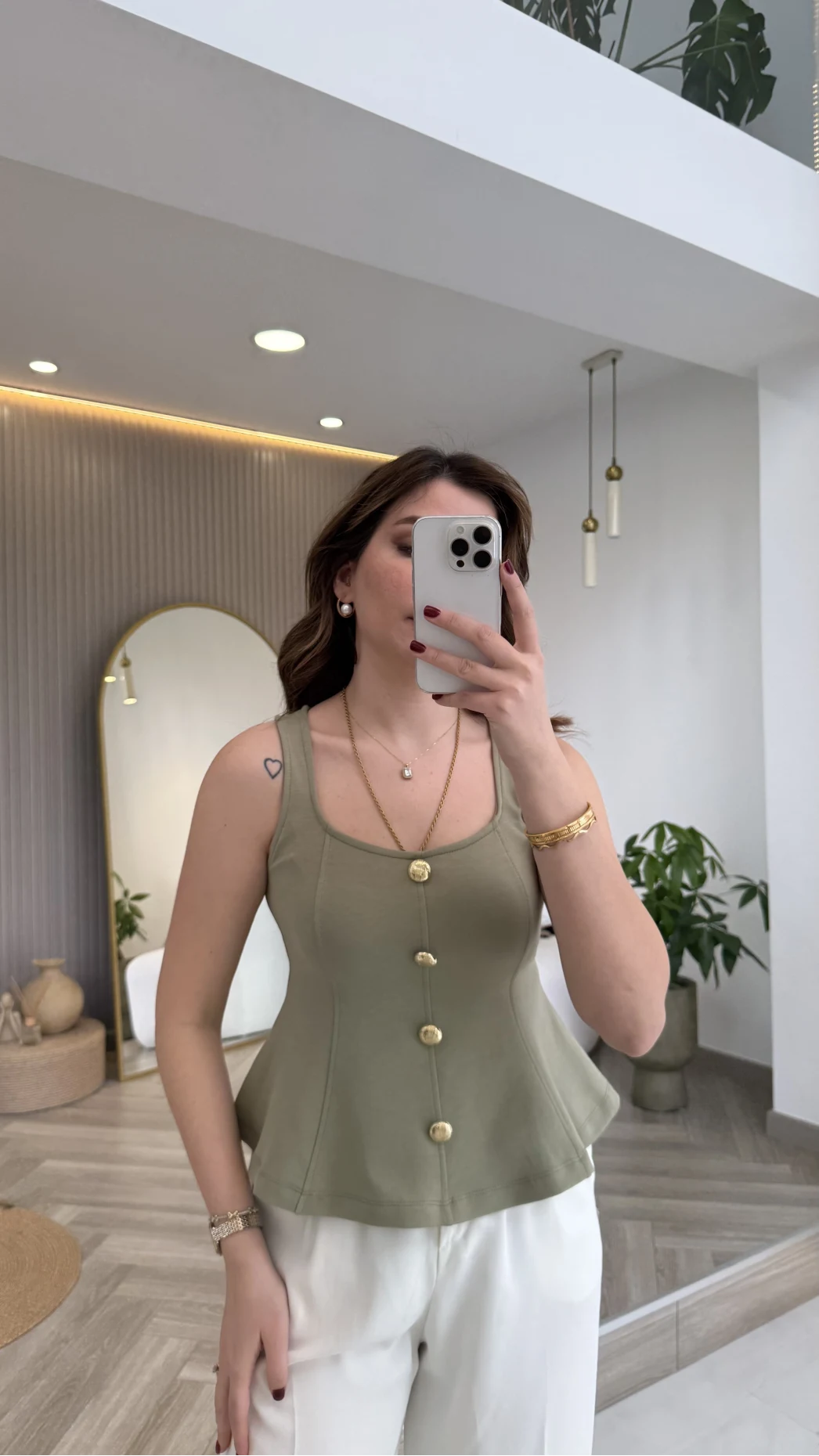 Düğmeli Bel Detaylı Sıfır Kol Bluz - Çağla - Kod: 31979