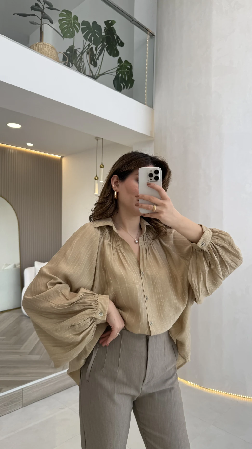 Sweden Yakası Gipeli Balon Kol V Yaka Çizgili Gömlek - Açık Haki - Kod: 580768