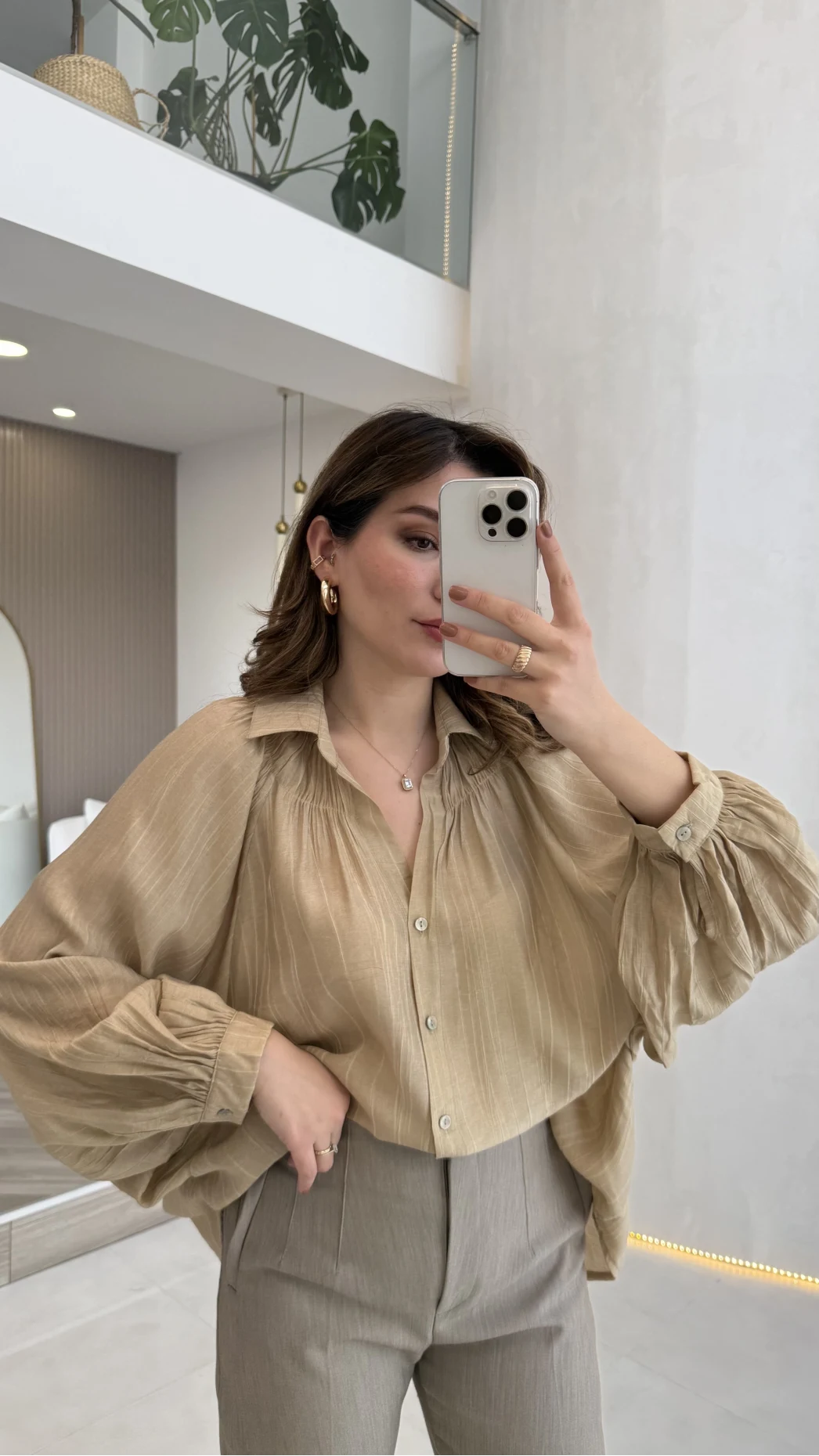 Sweden Yakası Gipeli Balon Kol V Yaka Çizgili Gömlek - Açık Haki - Kod: 580768