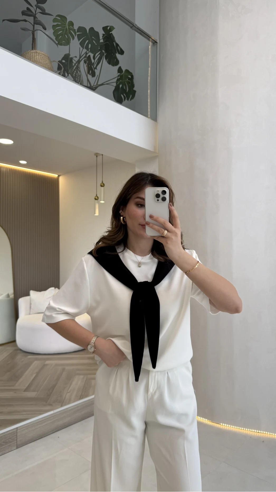 Sawa Fular Detay T-Shirt - Siyah - Kod: 1094