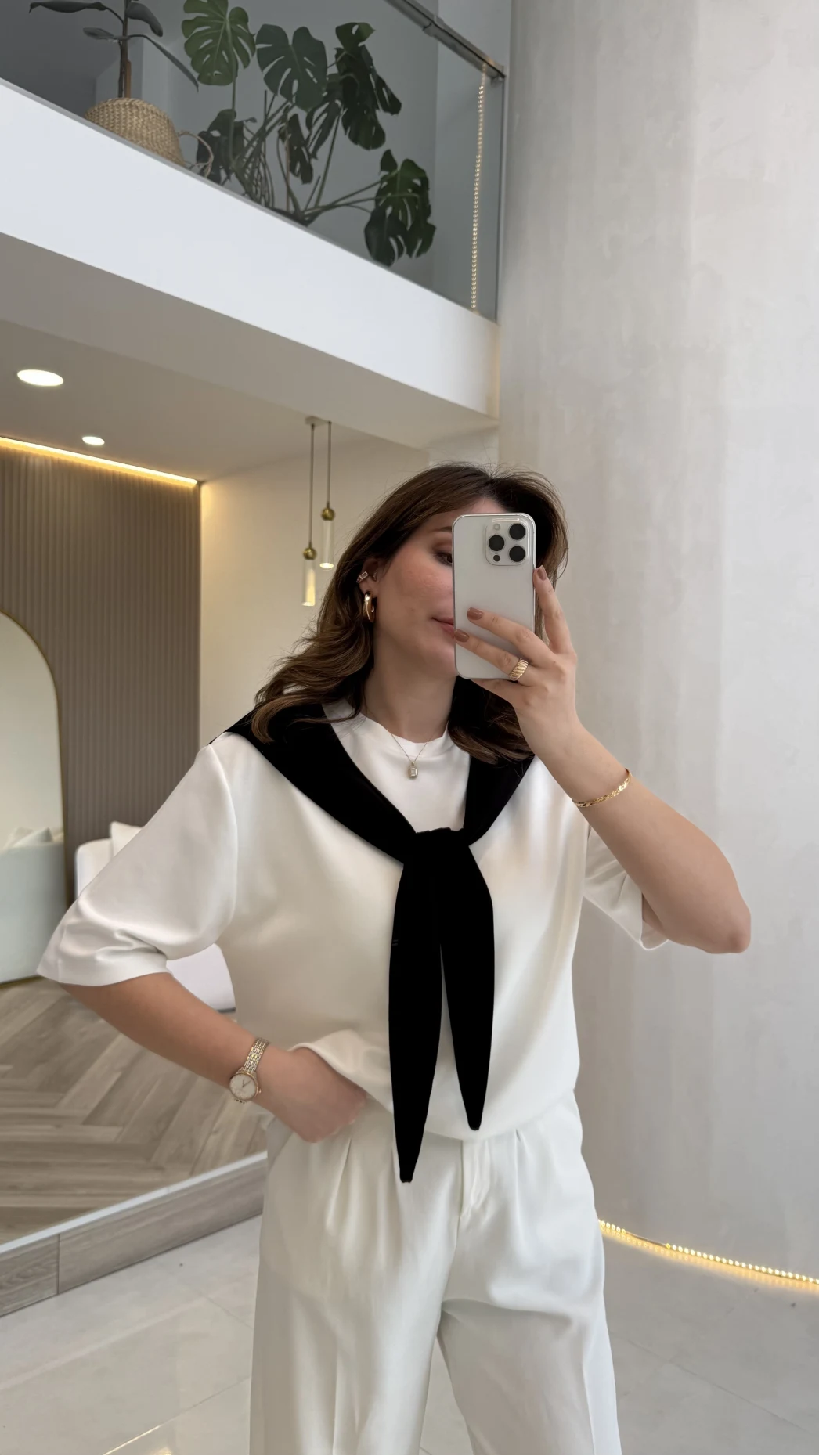 Sawa Fular Detay T-Shirt - Siyah - Kod: 1094