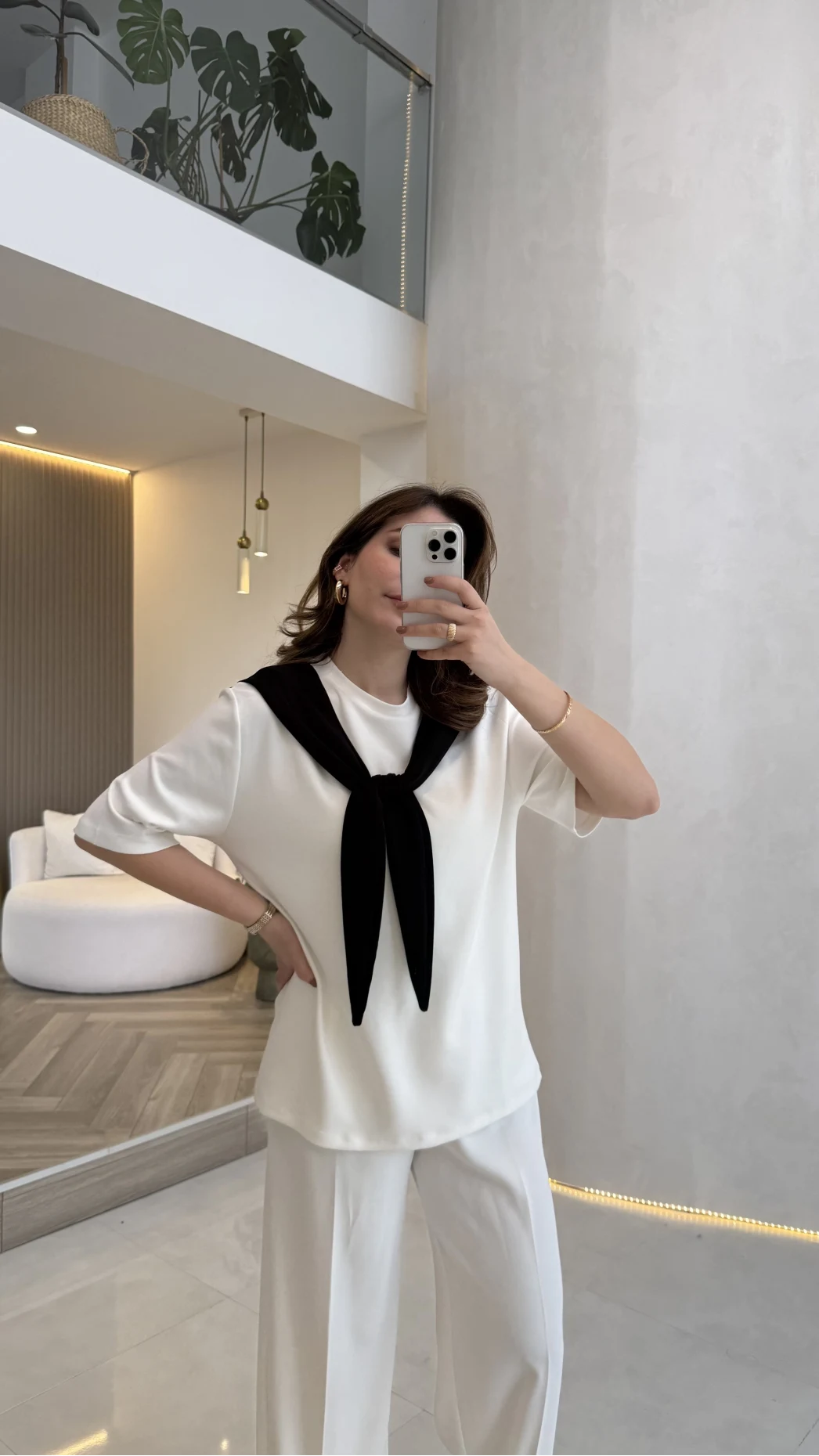 Sawa Fular Detay T-Shirt - Siyah - Kod: 1094