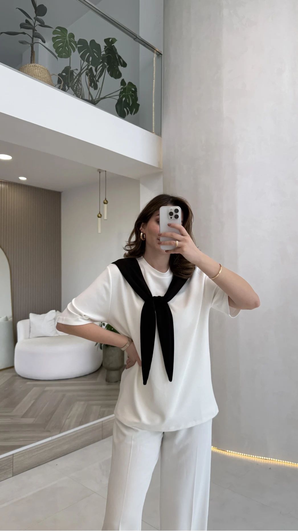 Sawa Fular Detay T-Shirt - Siyah - Kod: 1094