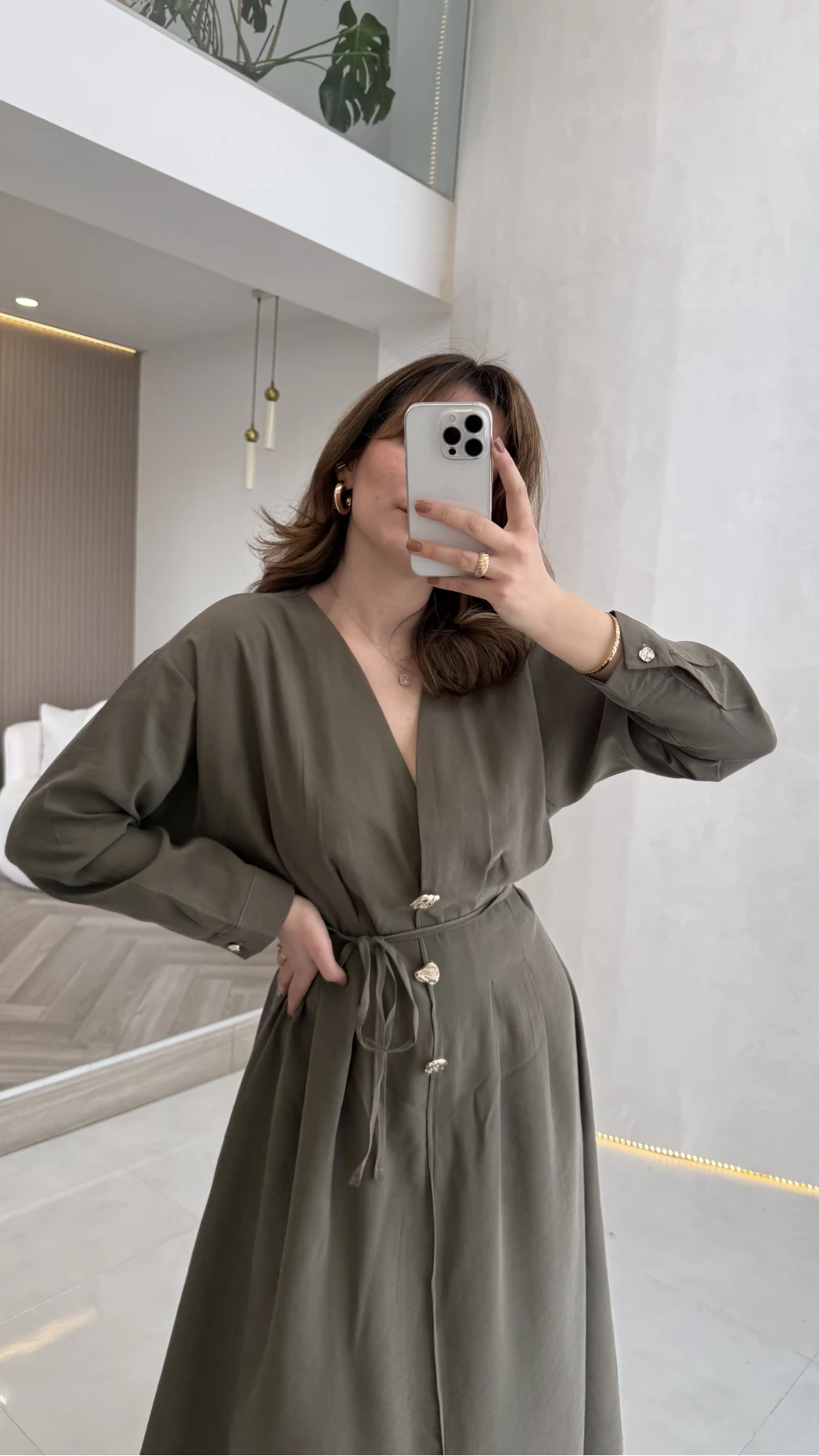 Önü Aksesuaar Detaylı Modal Elbise - Haki - Kod: 3078