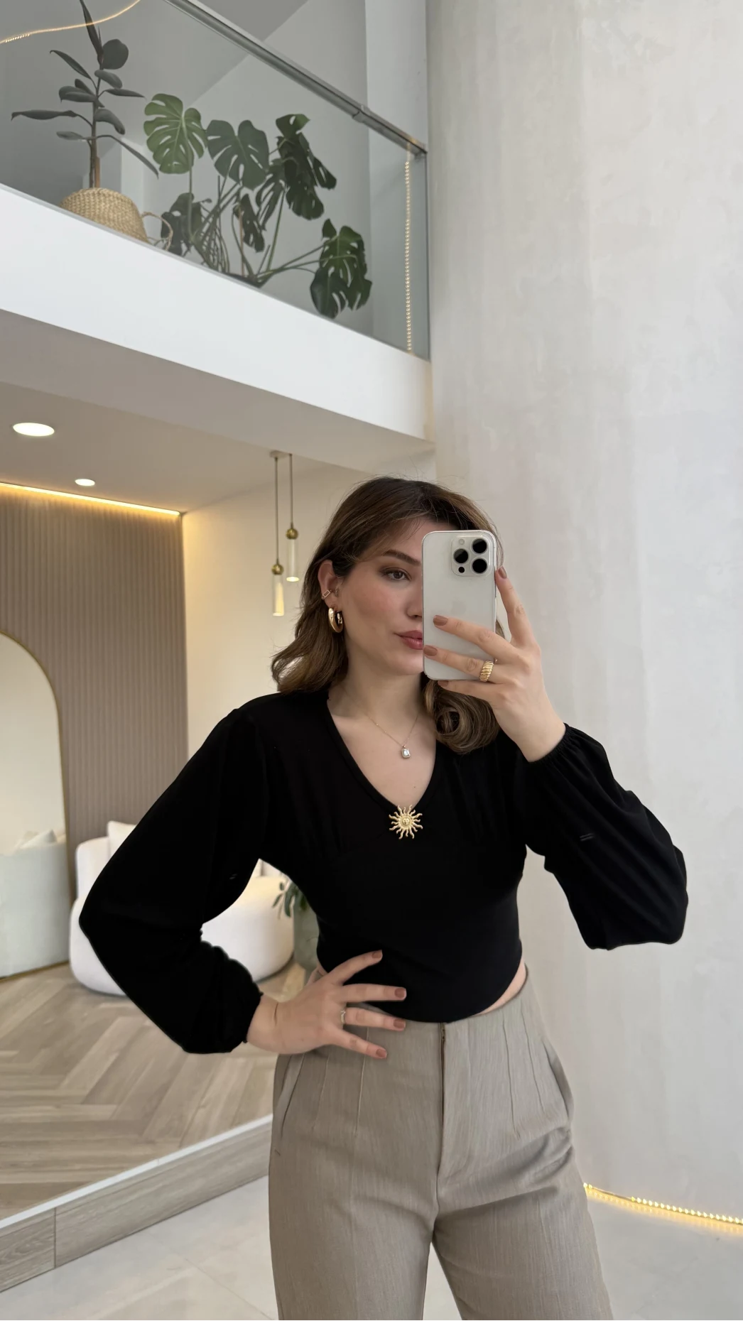 Sun Aksesuar Detay Bağlamalı Bluz - Siyah - Kod: 1032