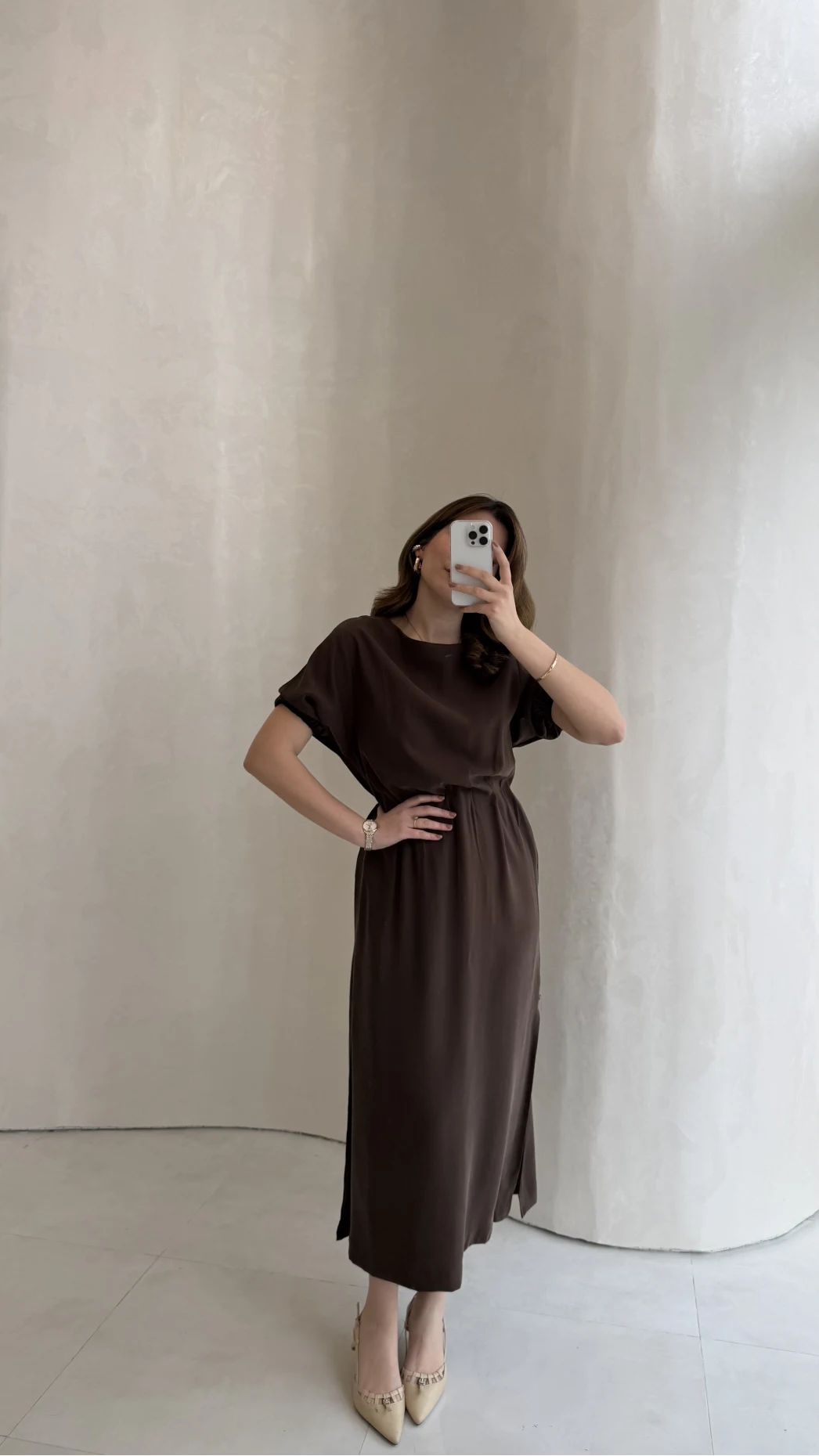 Balon Kol Yırtmaçlı Beli Pileli Pamuk Kumaş Elbise - Kahve - Kod: 060