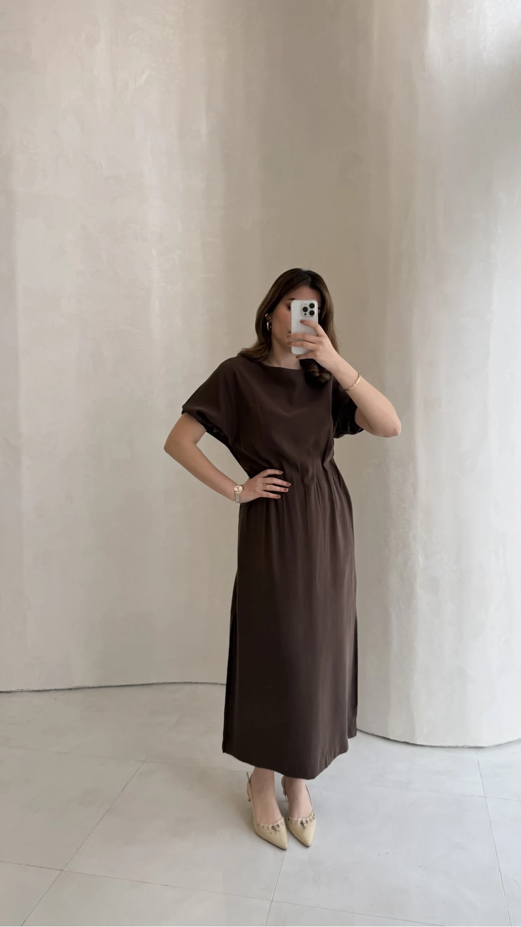 Balon Kol Yırtmaçlı Beli Pileli Pamuk Kumaş Elbise - Kahve - Kod: 060