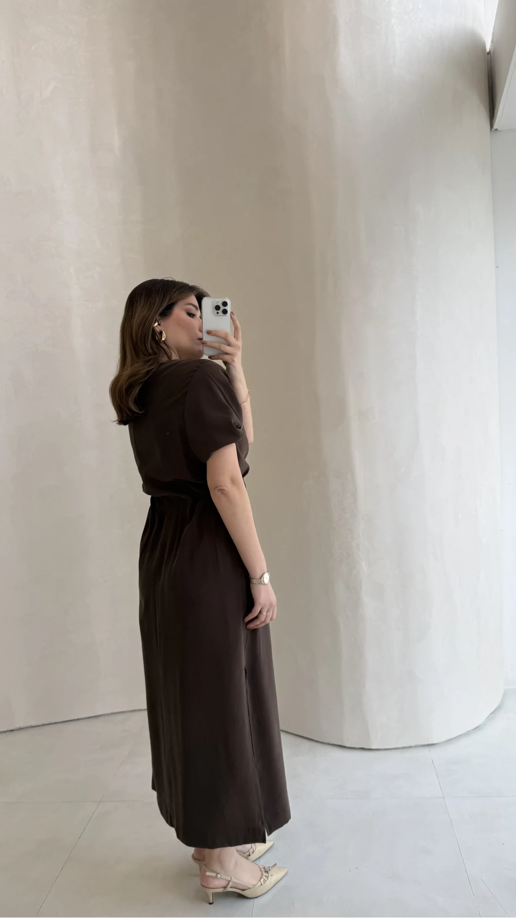 Balon Kol Yırtmaçlı Beli Pileli Pamuk Kumaş Elbise - Kahve - Kod: 060