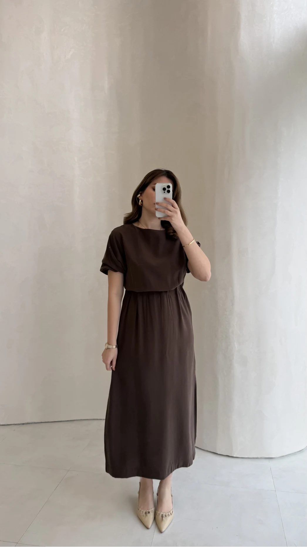 Balon Kol Yırtmaçlı Beli Pileli Pamuk Kumaş Elbise - Kahve - Kod: 060