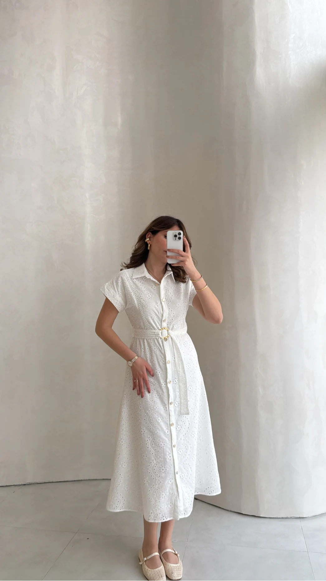 Beyaz Kuşaklı Düğmeli Brode Elbise - Kod: 3090