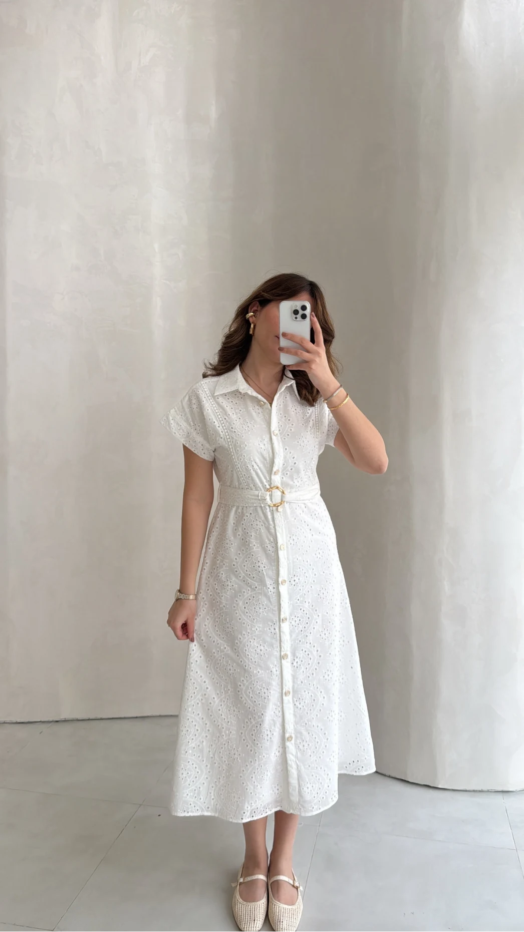 Beyaz Kuşaklı Düğmeli Brode Elbise - Kod: 3090