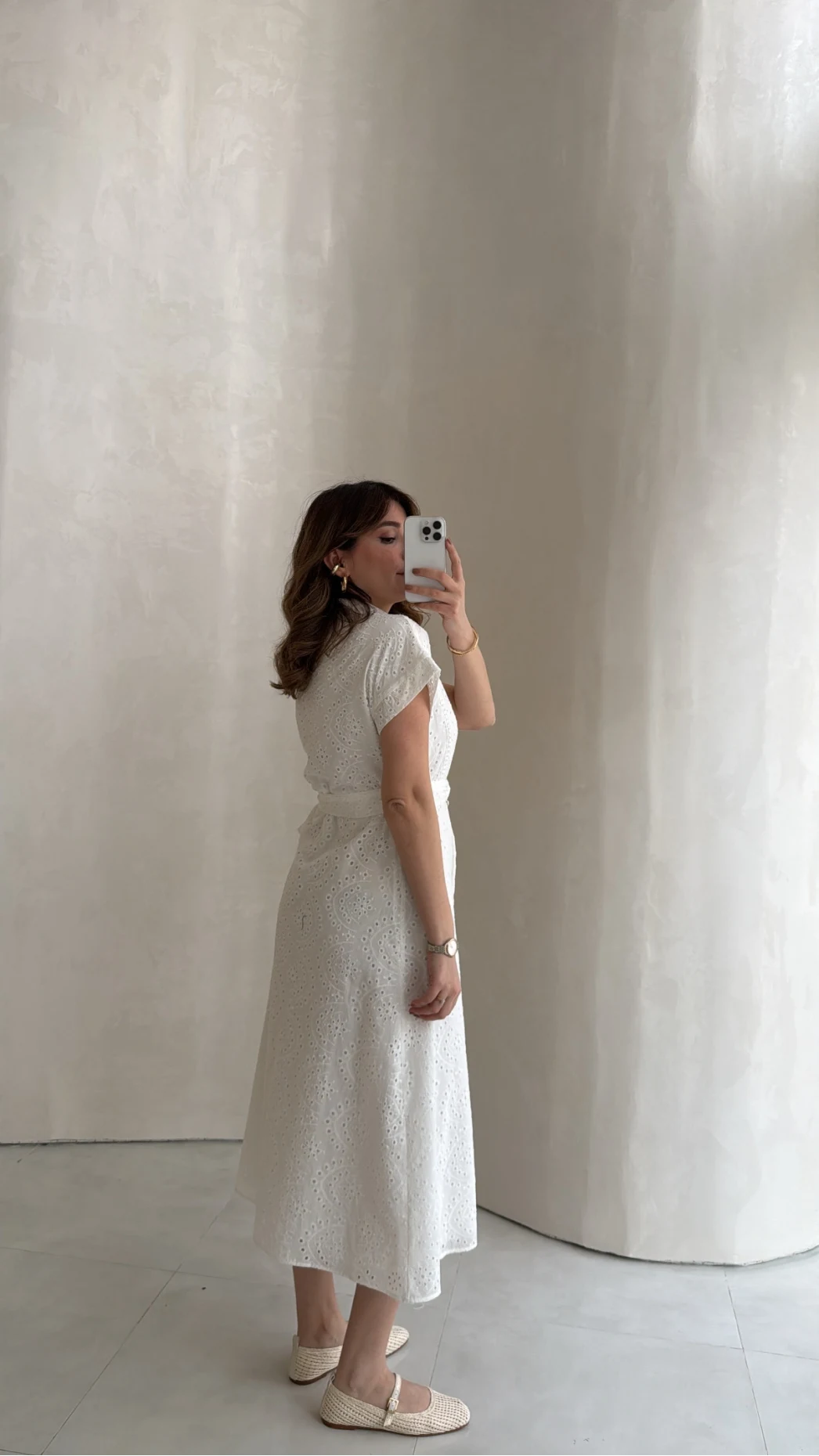 Beyaz Kuşaklı Düğmeli Brode Elbise - Kod: 3090