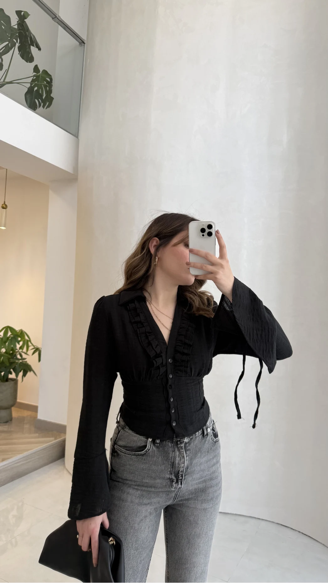 Bele Oturan Fırfırlı Gömlek - Siyah - Kod: 0983