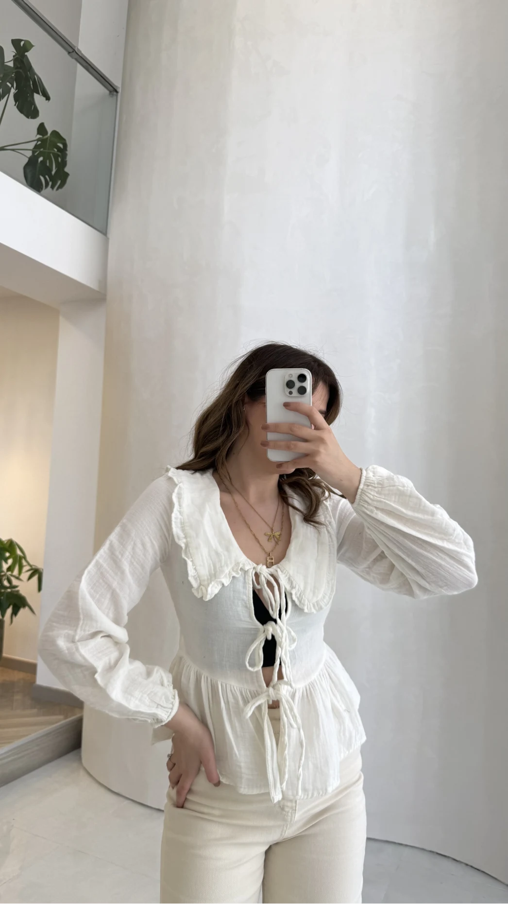 Petra Bebe Yaka Bağlamalı Bluz - Beyaz - Kod: 1051