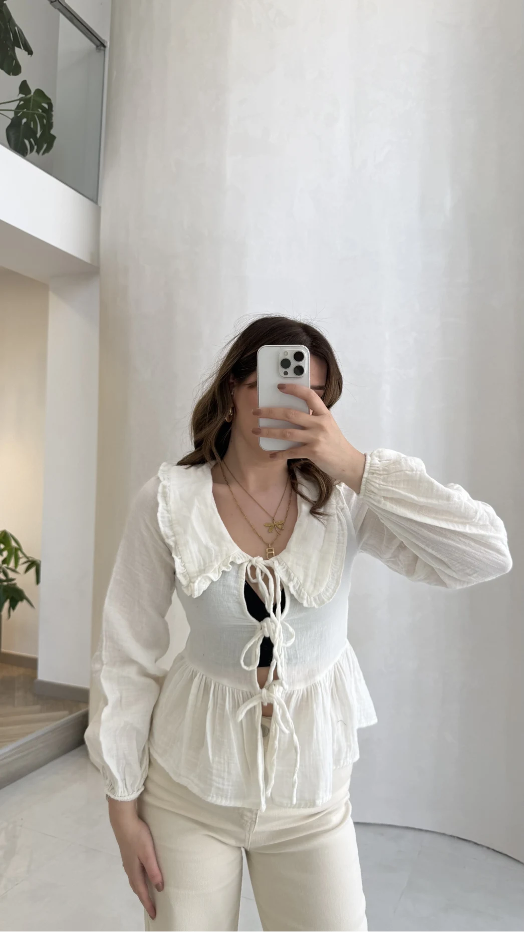 Petra Bebe Yaka Bağlamalı Bluz - Beyaz - Kod: 1051