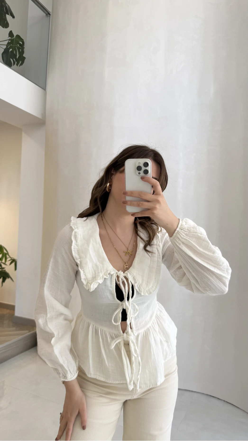 Petra Bebe Yaka Bağlamalı Bluz - Beyaz - Kod: 1051