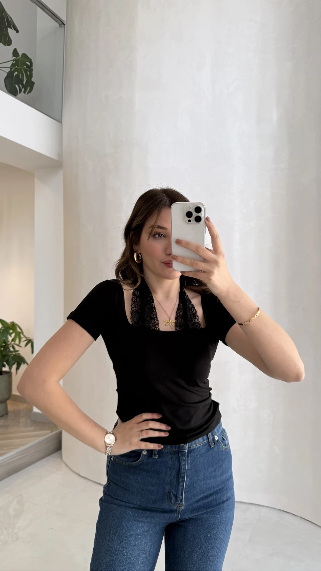 Dantel Boyundan Geçmeli Bluz - Siyah - Kod: 8570