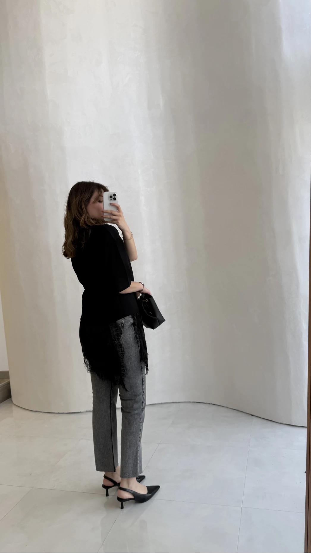 Asimetrik Kesim Dantel Detay T-shirt - Siyah - Kod: 0771