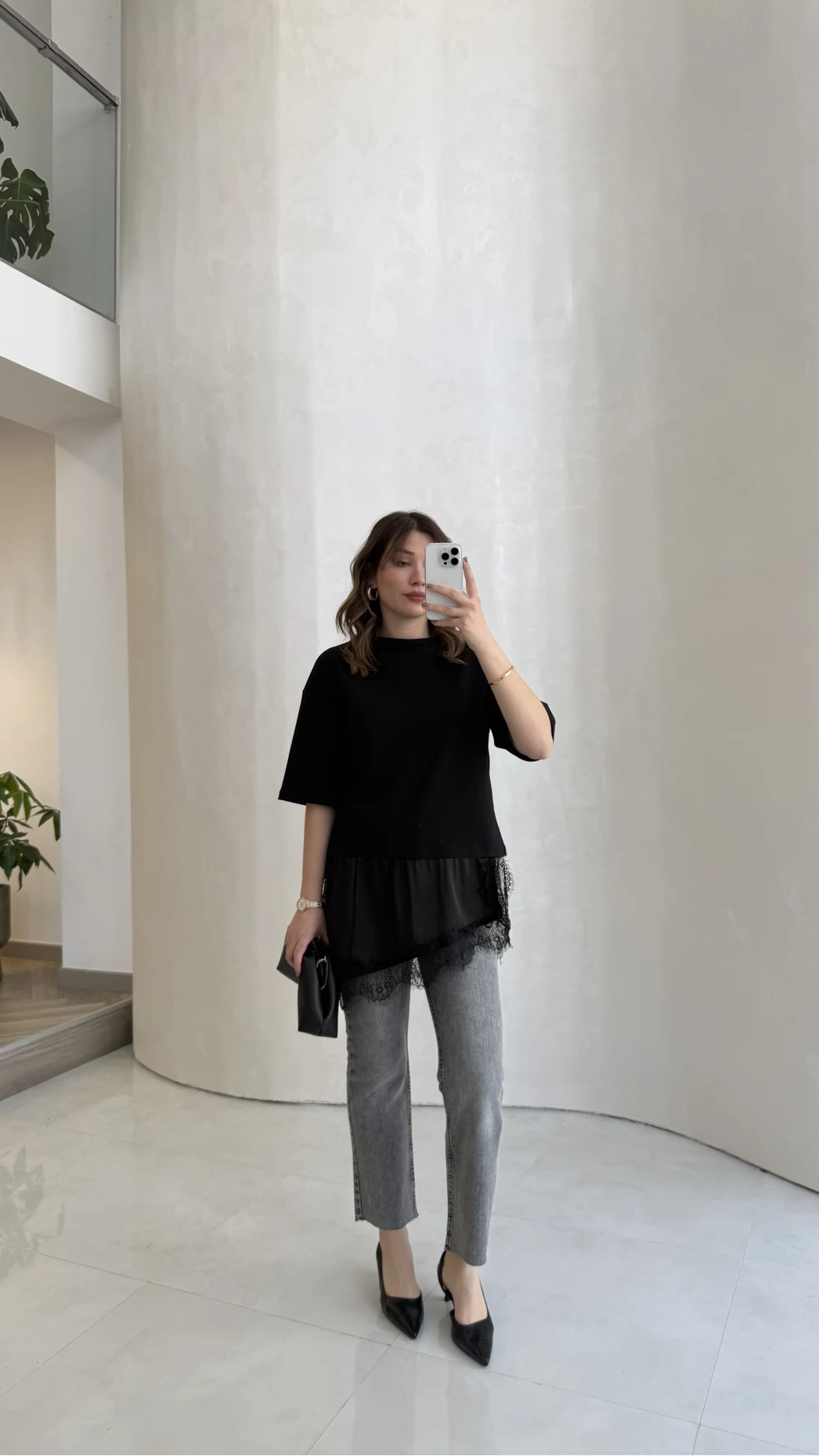 Asimetrik Kesim Dantel Detay T-shirt - Siyah - Kod: 0771