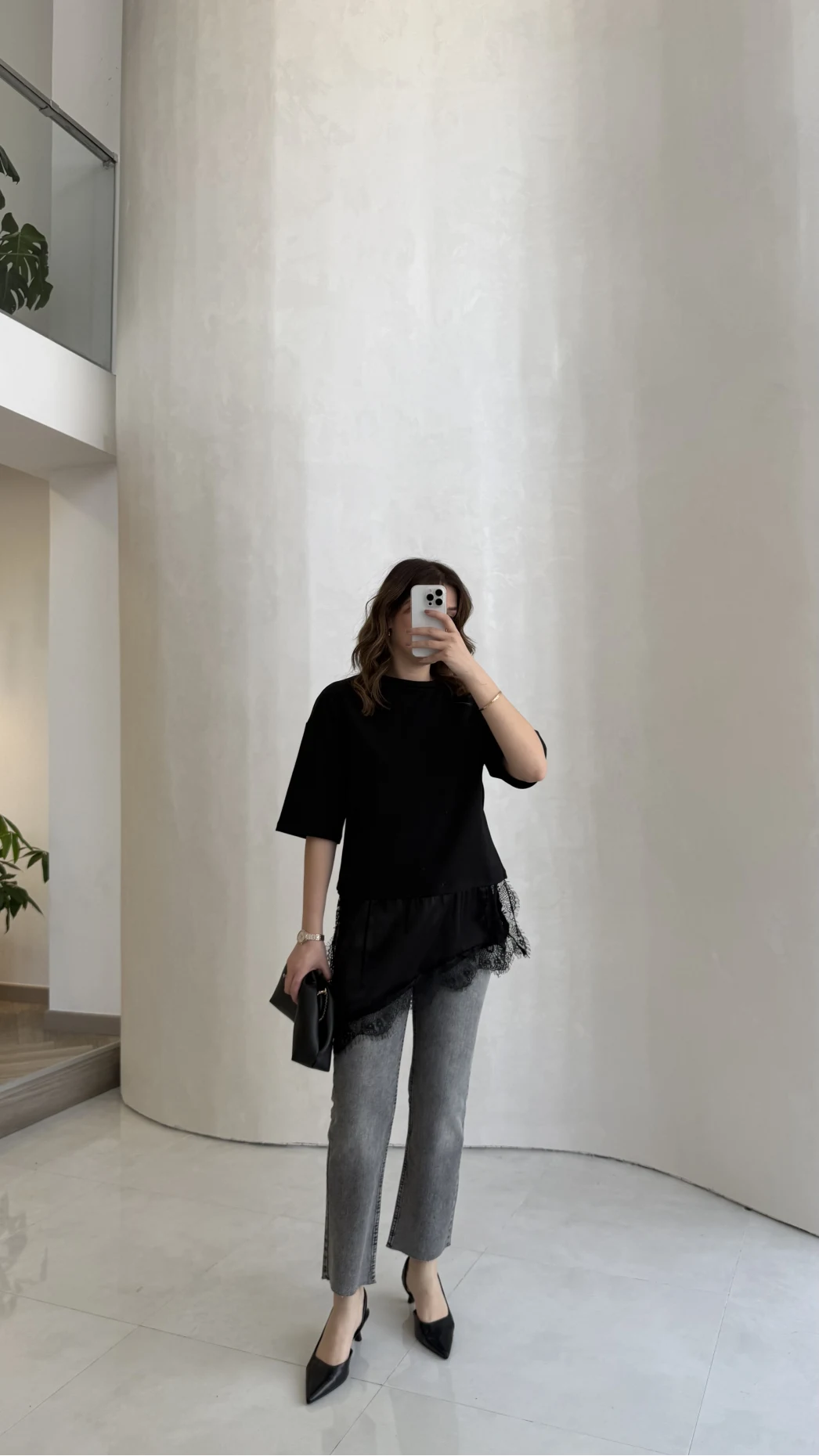 Asimetrik Kesim Dantel Detay T-shirt - Siyah - Kod: 0771