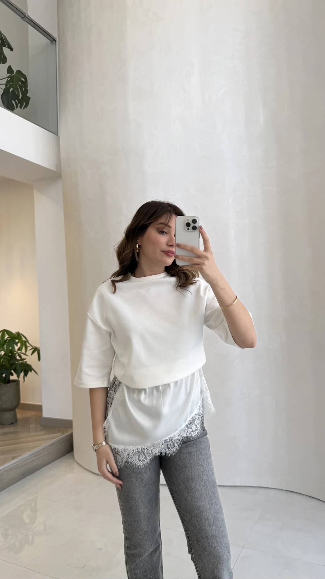 Asimetrik Kesim Dantel Detay T-shirt - Ekru - Kod: 0771