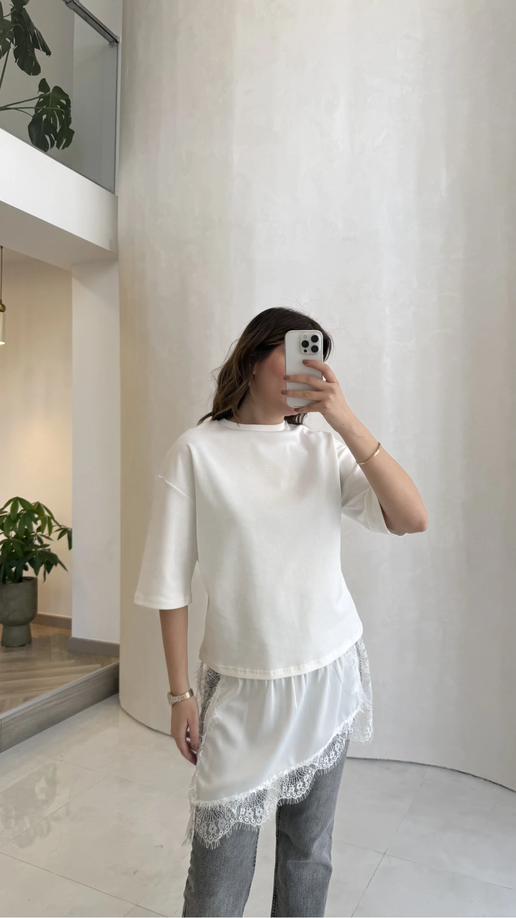 Asimetrik Kesim Dantel Detay T-shirt - Ekru - Kod: 0771