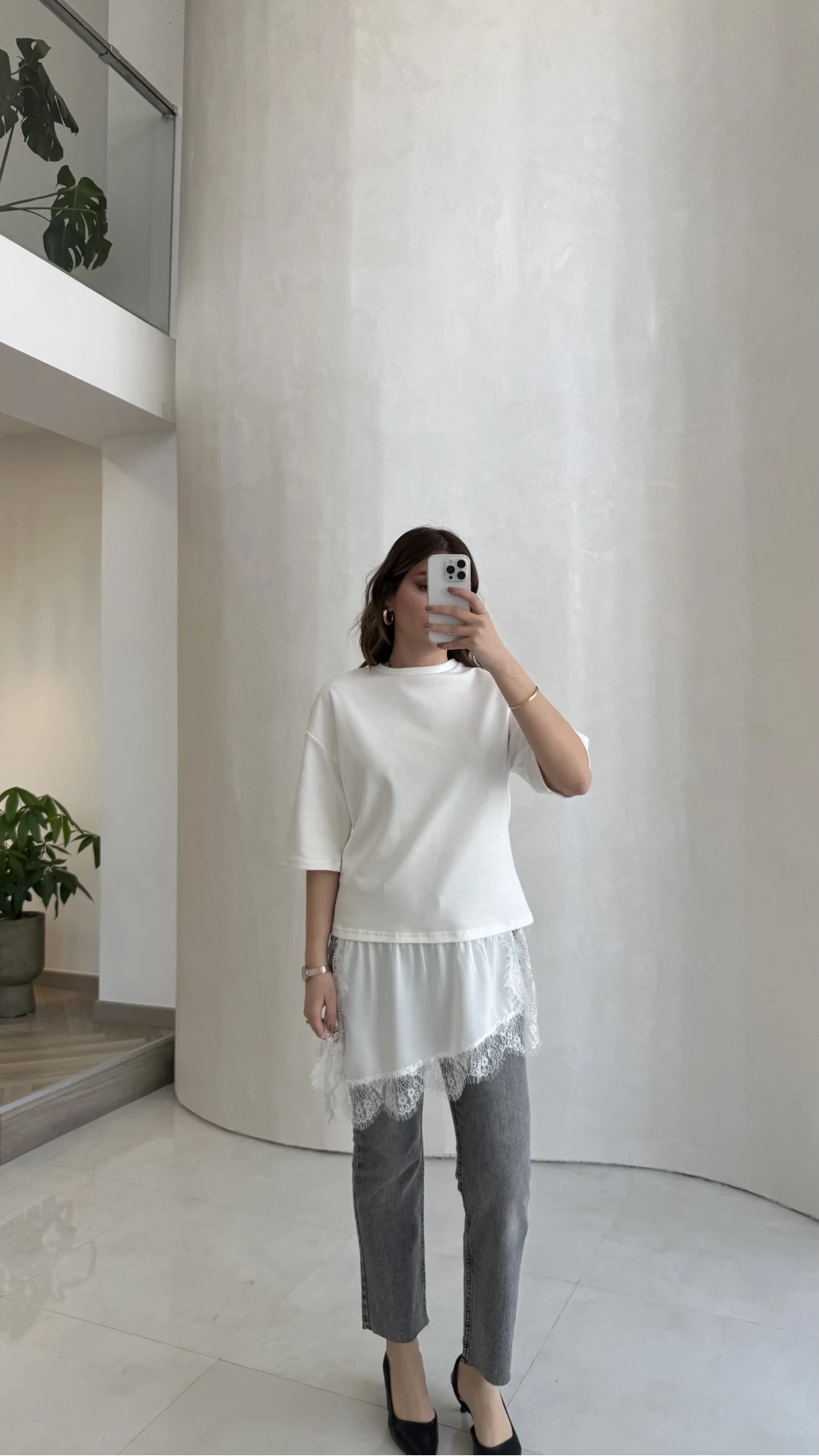 Asimetrik Kesim Dantel Detay T-shirt - Ekru - Kod: 0771