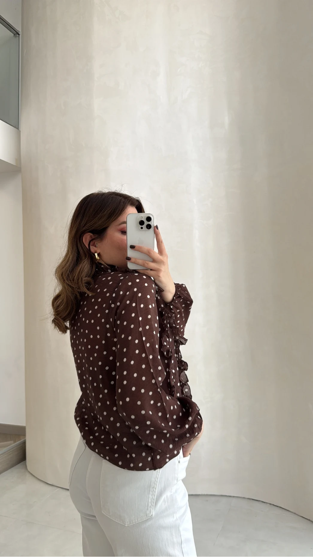 Fırfırlı Puantiye Desenli Gömlek - Kahverengi - Kod: 2271