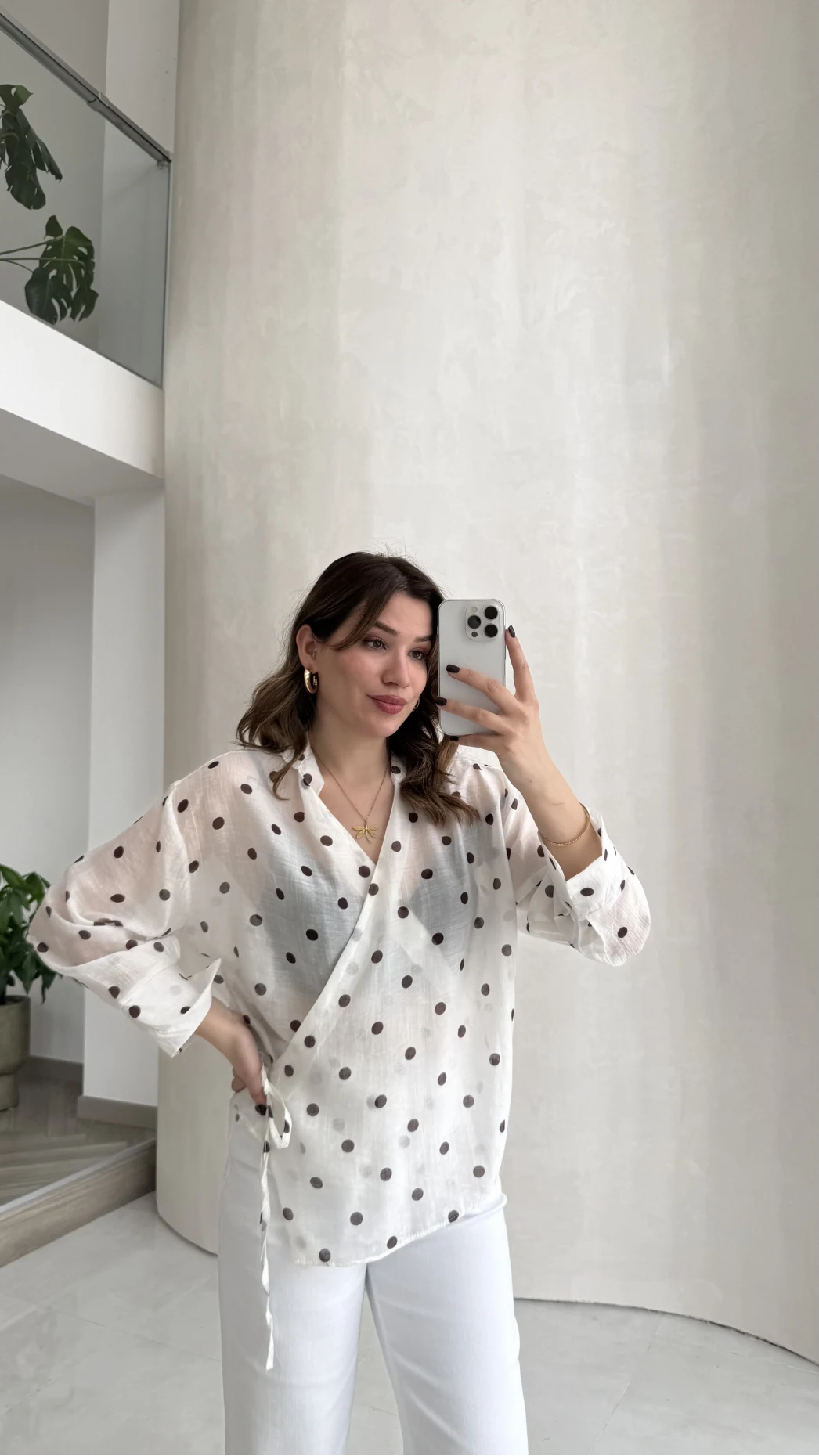 Beli Biyeli Puantiye Desen Gömlek Bluz - Ekru - Kod: 580938