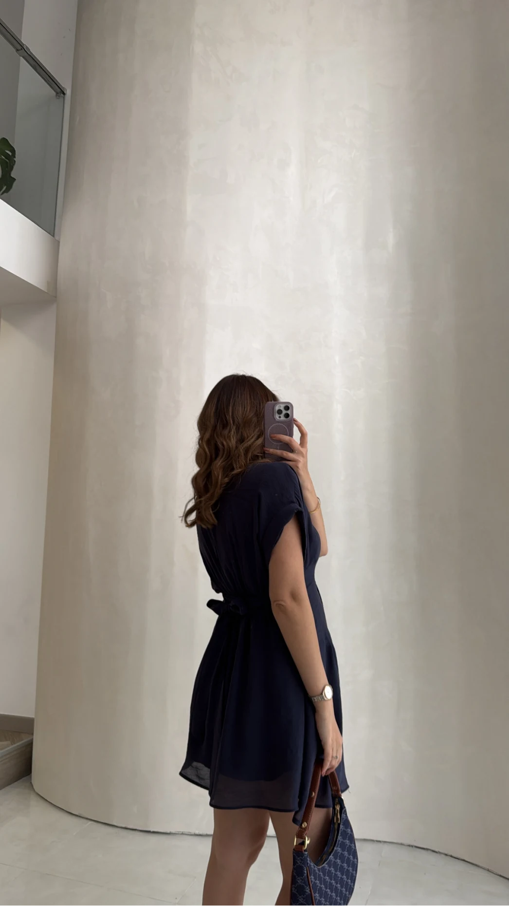 Bele Oturan Kuşaklı V Yaka Düğmeli Mini Elbise - Lacivert - Kod: 3080