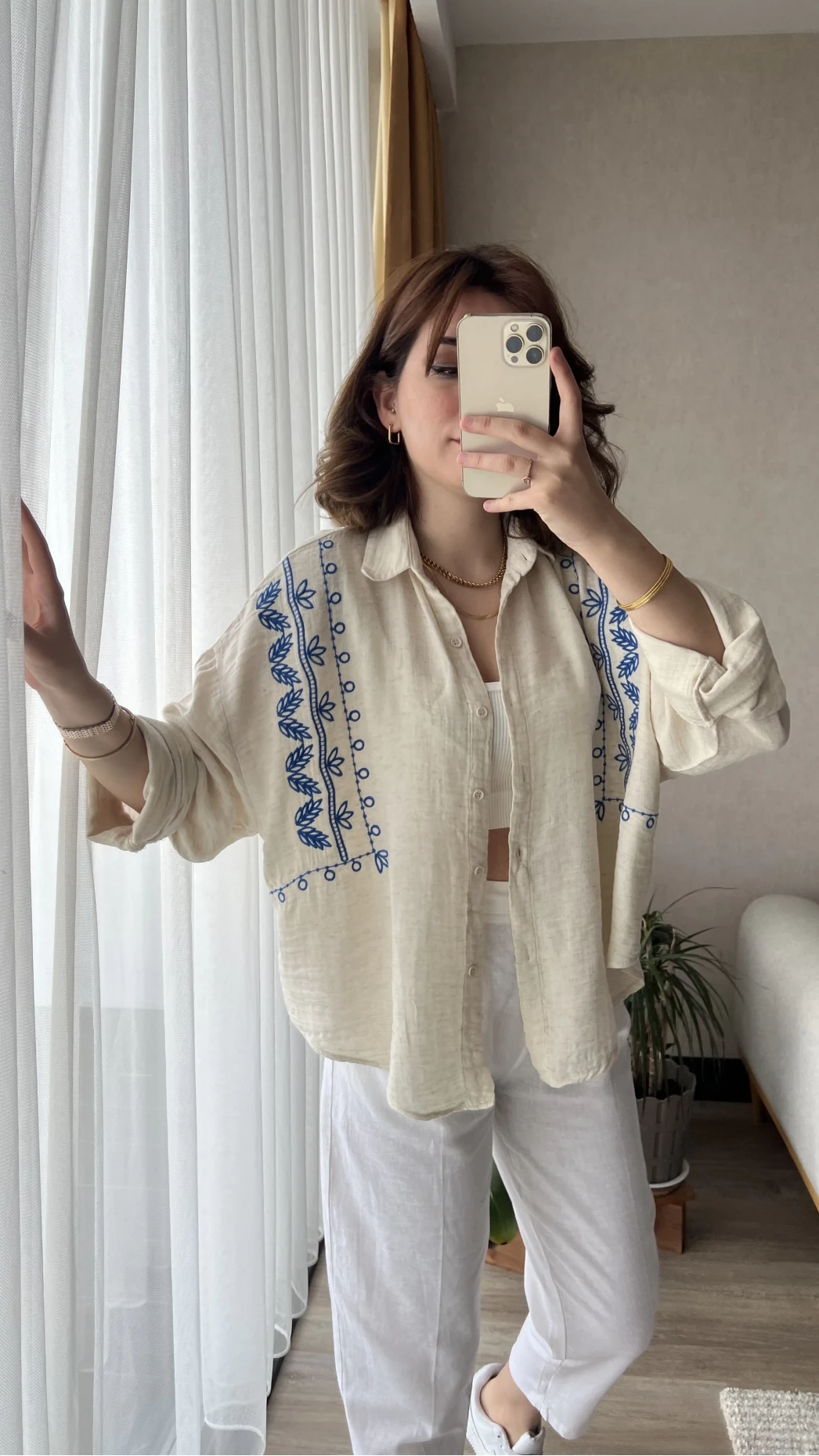 Aramis Nakış Detay Krem Gömlek