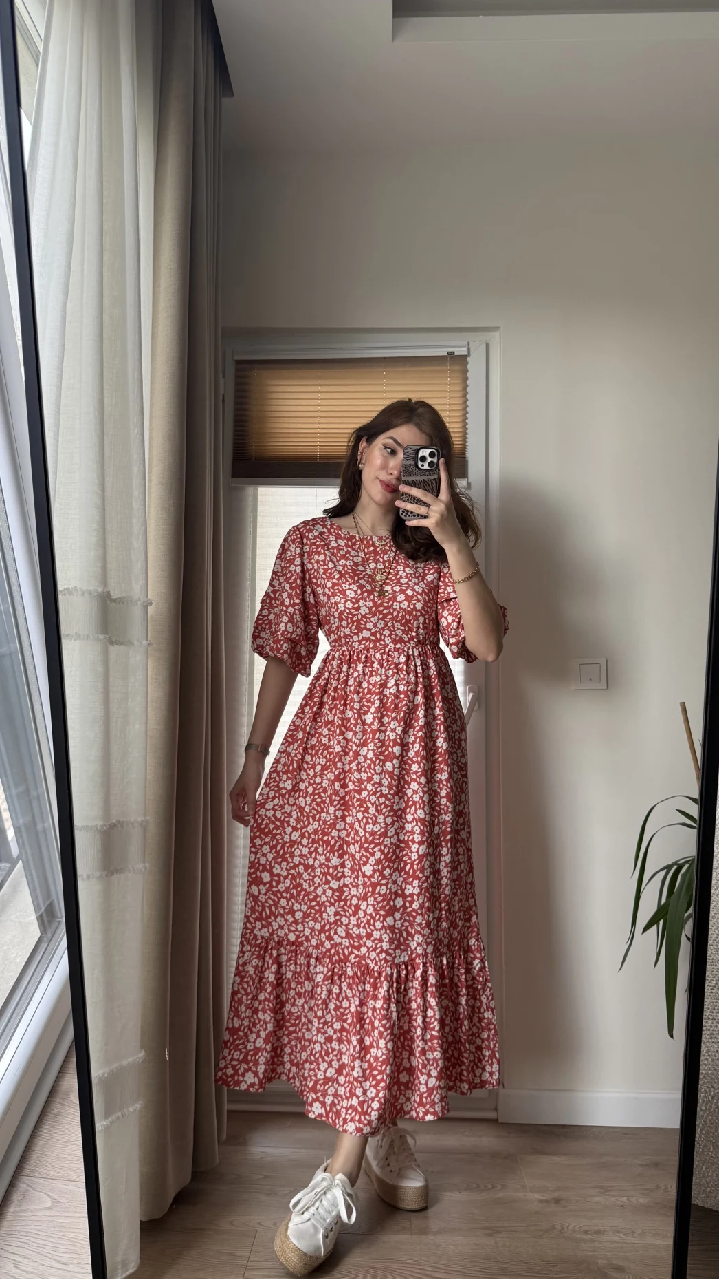 Balon Kol Kırmızı Çiçekli Midi Boy Elbise